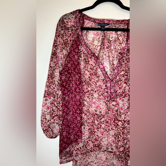 American Eagle pink, red floral, high low, v neck oversized blouse - Picture 4 of 7